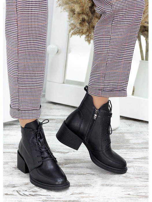 Черевики ботильйони жіночі шкіряні чорні Lolita 7676-28