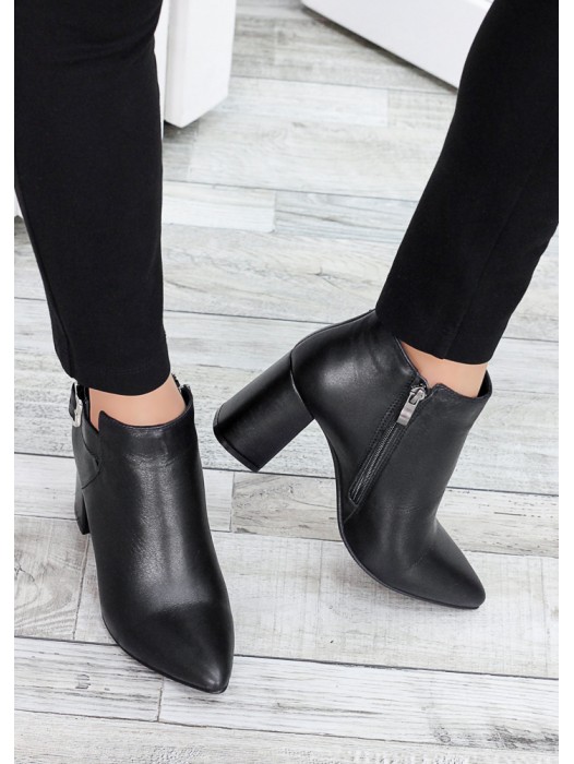Черевики ботильйони жіночі шкіряні чорні Sollo 7759-28